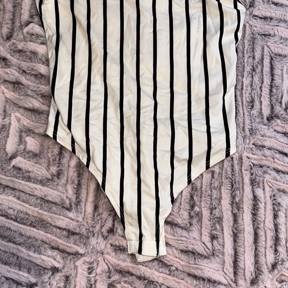 NWOT Striped Bodysuit - Picture 3 of 7